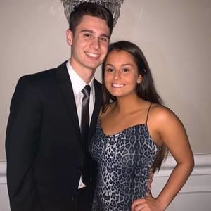 Meet your Posher, Danielle